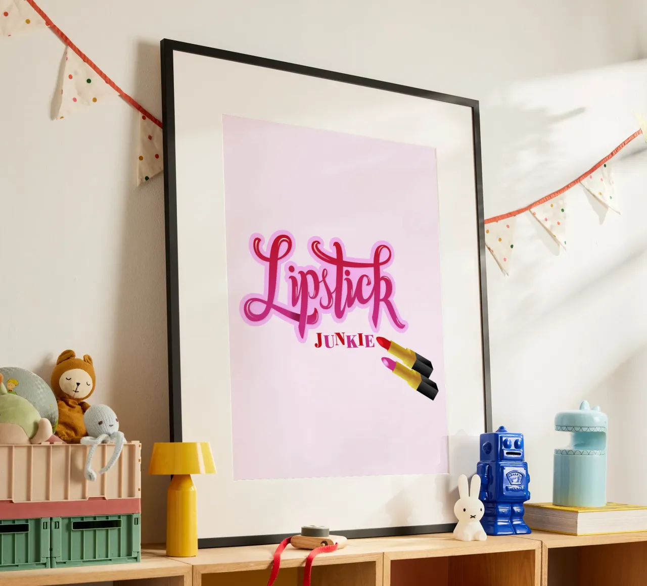 Lipstick Junkie. Scrittura a mano per le appassionate di make-up e per le ragazze. poster con telaio in alluminio da CalliLetters