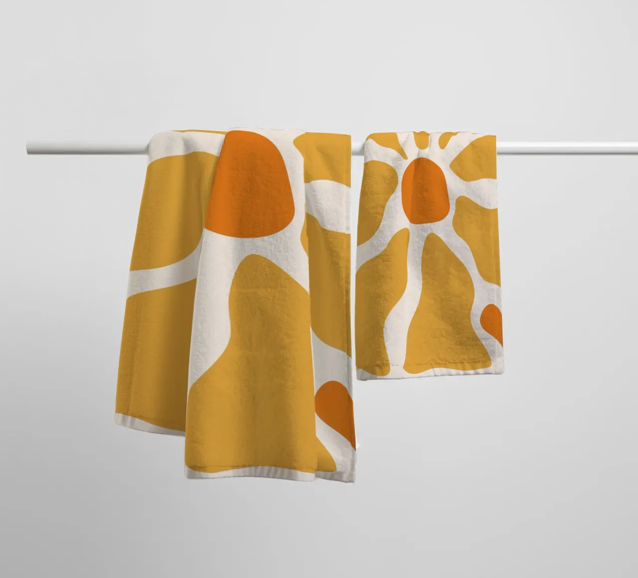 Un design rayonnant - l'art jaune-orange serviette de bain de Whole©