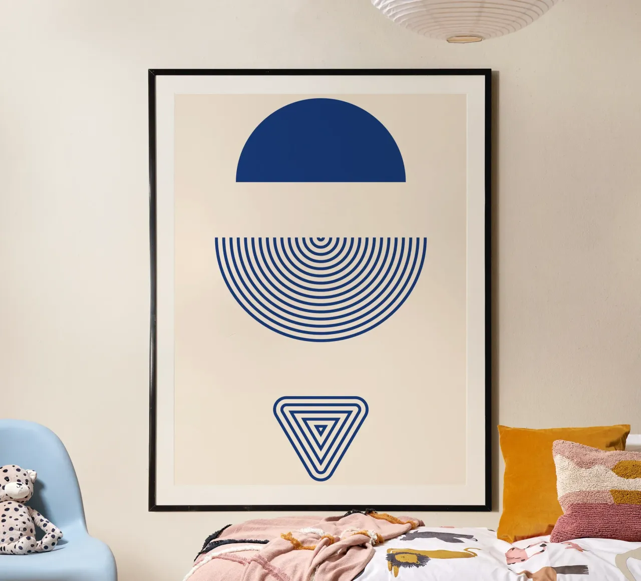 Eleganza geometrica - design blu e bianco poster con telaio in plastica da Whole©