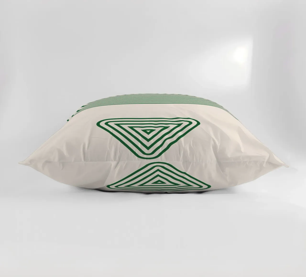 Chiarezza geometrica - design verde e bianco cuscino da Whole©