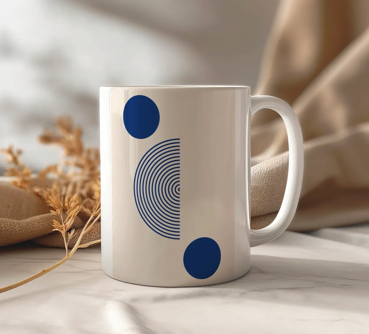 Armonia geometrica - design blu e bianco tazza in ceramica da Whole©