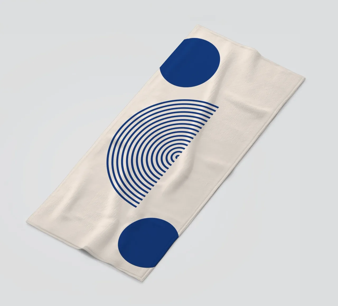 Armonia geometrica - design blu e bianco telo mare da Whole©