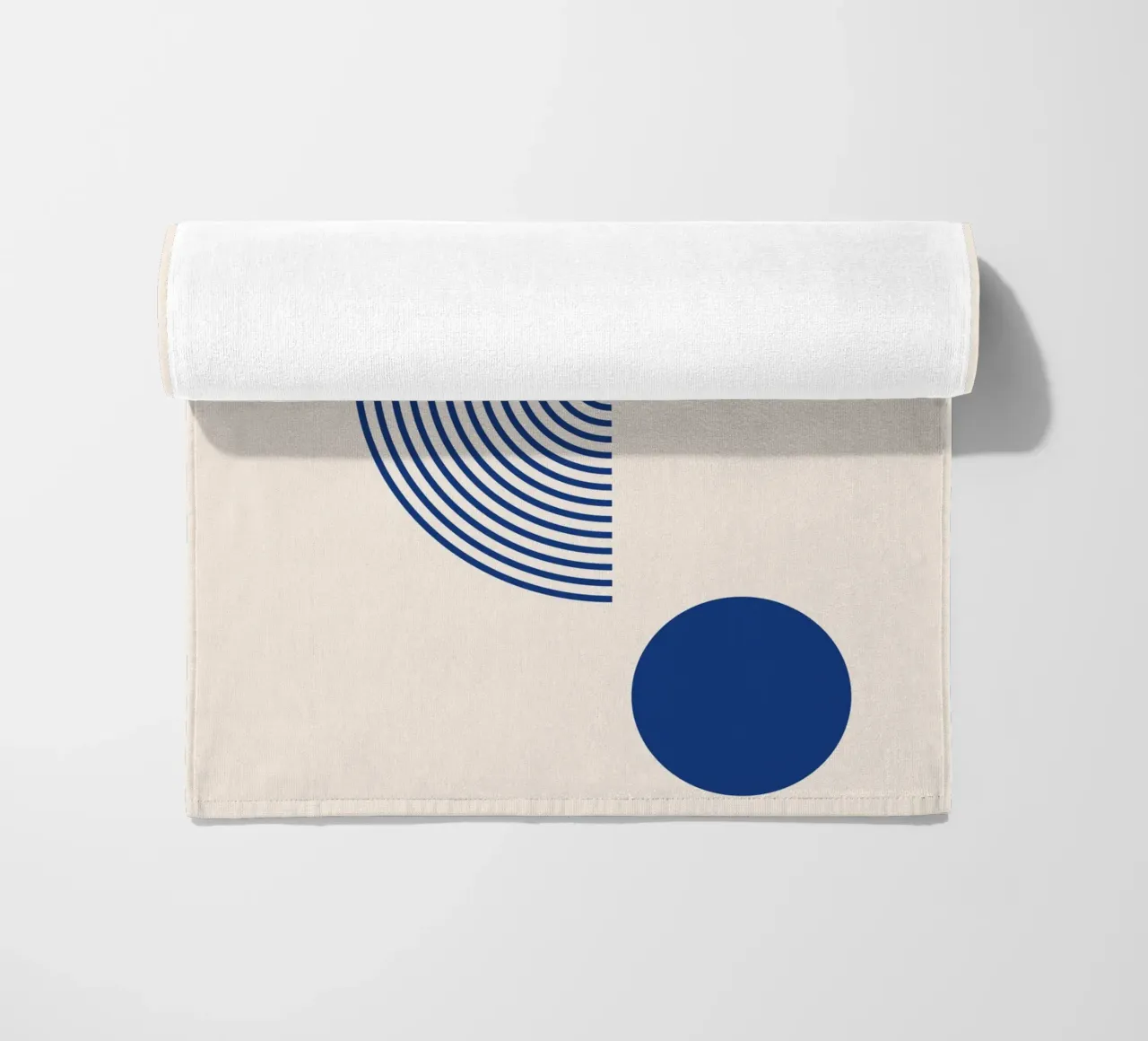 Armonia geometrica - design blu e bianco telo mare da Whole©
