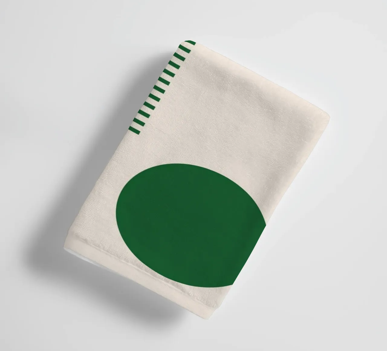 Géométrie minimaliste - Design vert et blanc serviette de bain de Whole©
