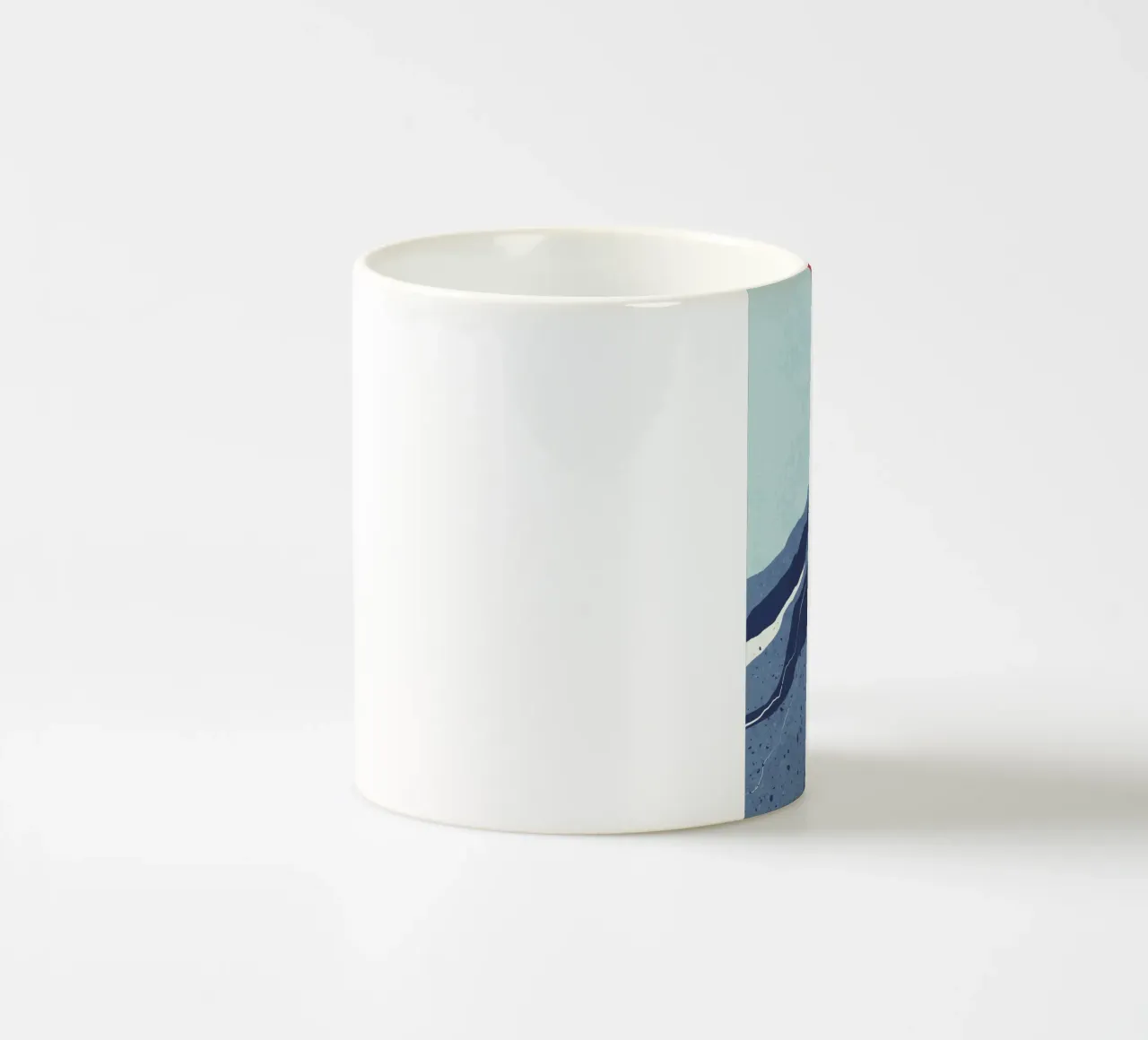 Abstract berglandschap - blauw & rood keramische mok van Whole©