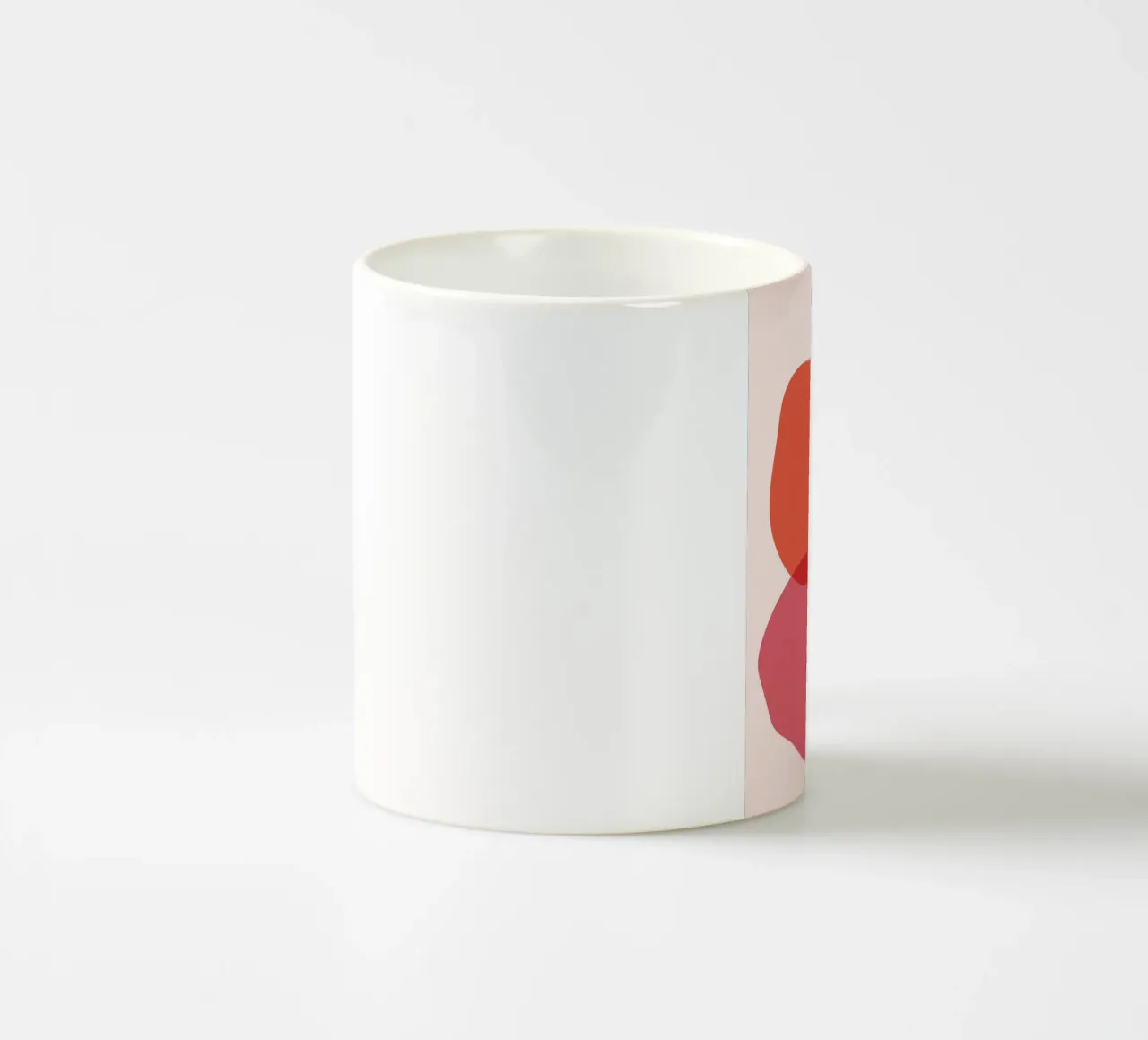 Abstracte vormen - Creatieve compositie keramische mok van Whole©