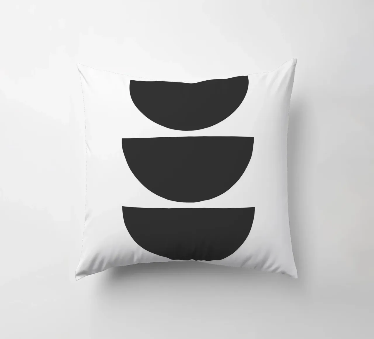 Three black semicircles cuscino da LisaArtes
