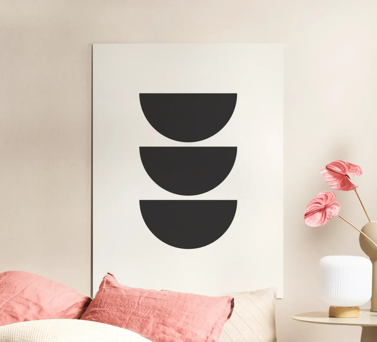 Three black semicircles poster con telaio in legno da LisaArtes
