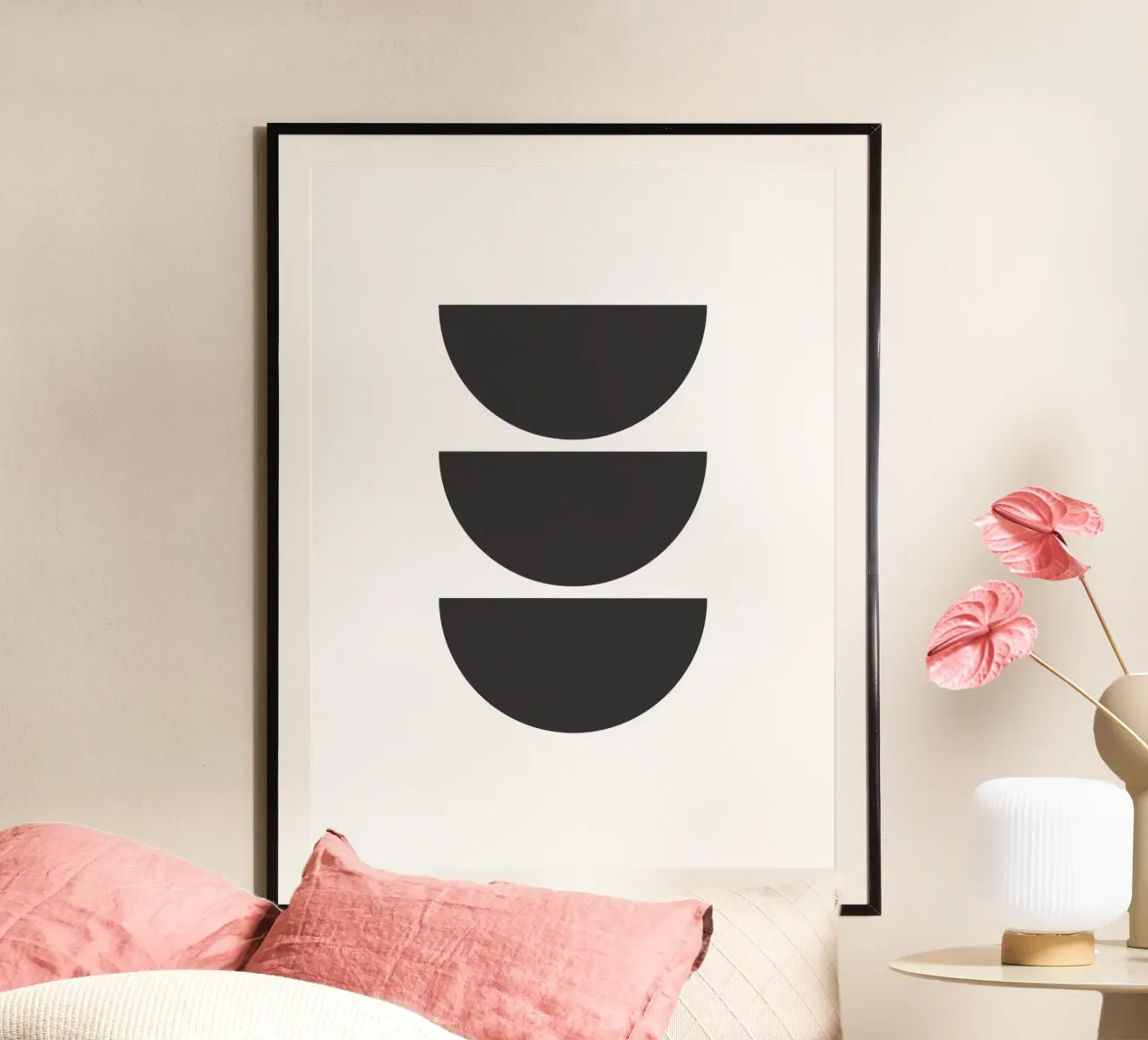 Three black semicircles poster con telaio in legno da LisaArtes