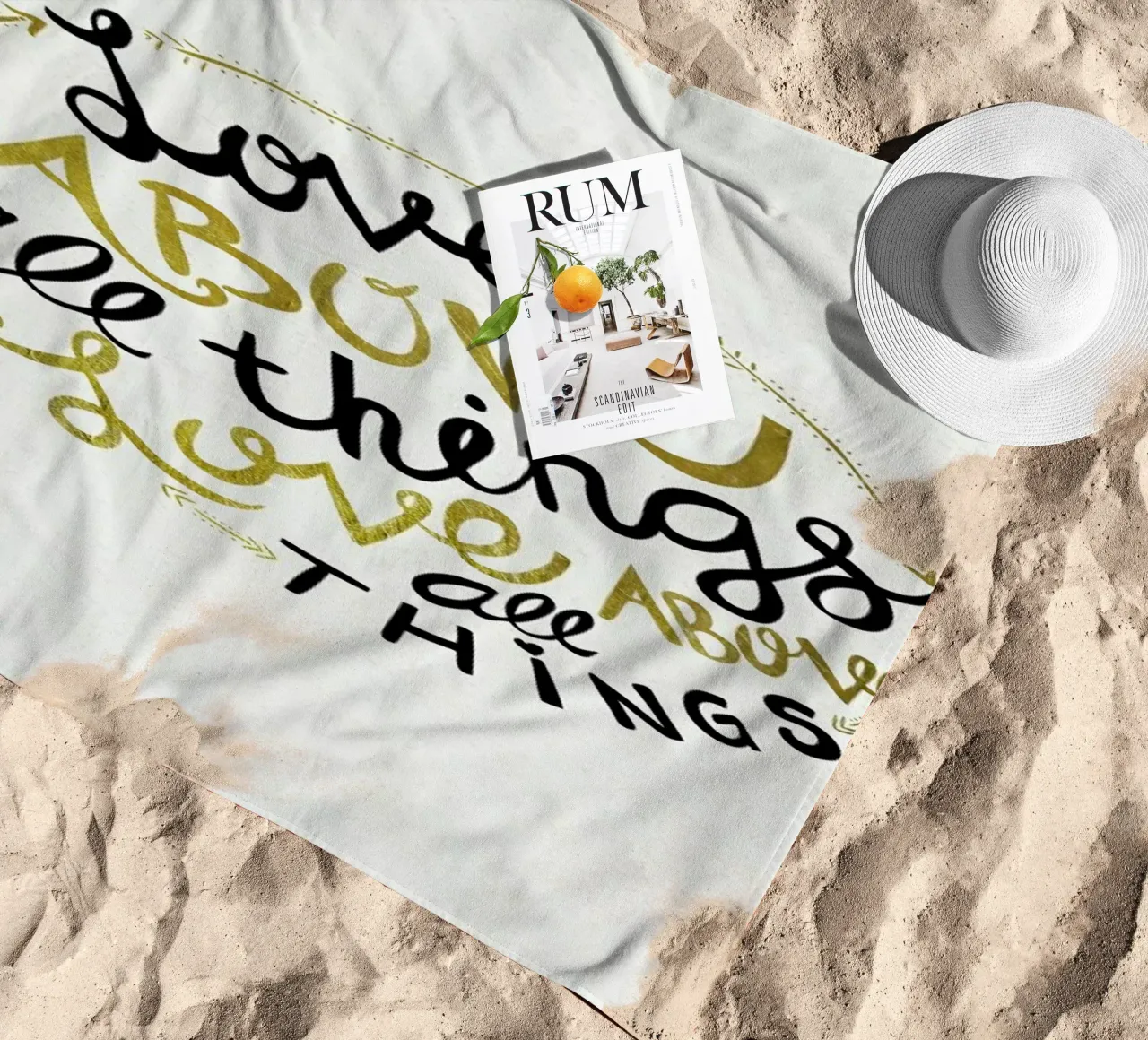 Love Above All Things telo mare da Pom Graphic Design