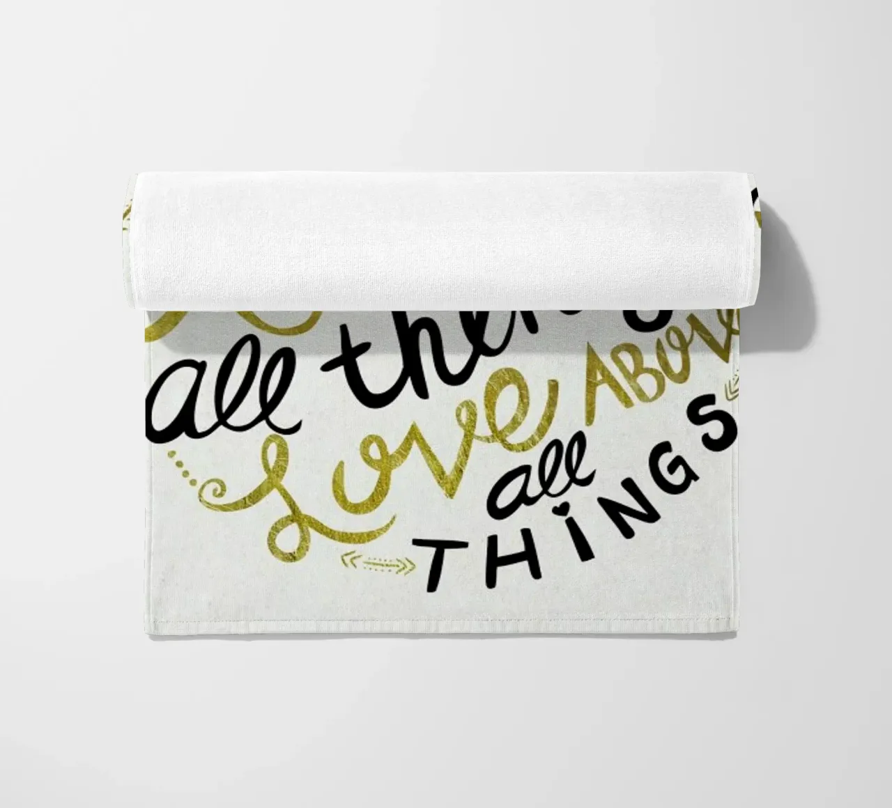 Love Above All Things telo mare da Pom Graphic Design