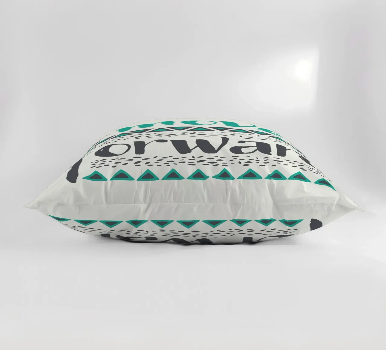 Move Forward cuscino da Pom Graphic Design