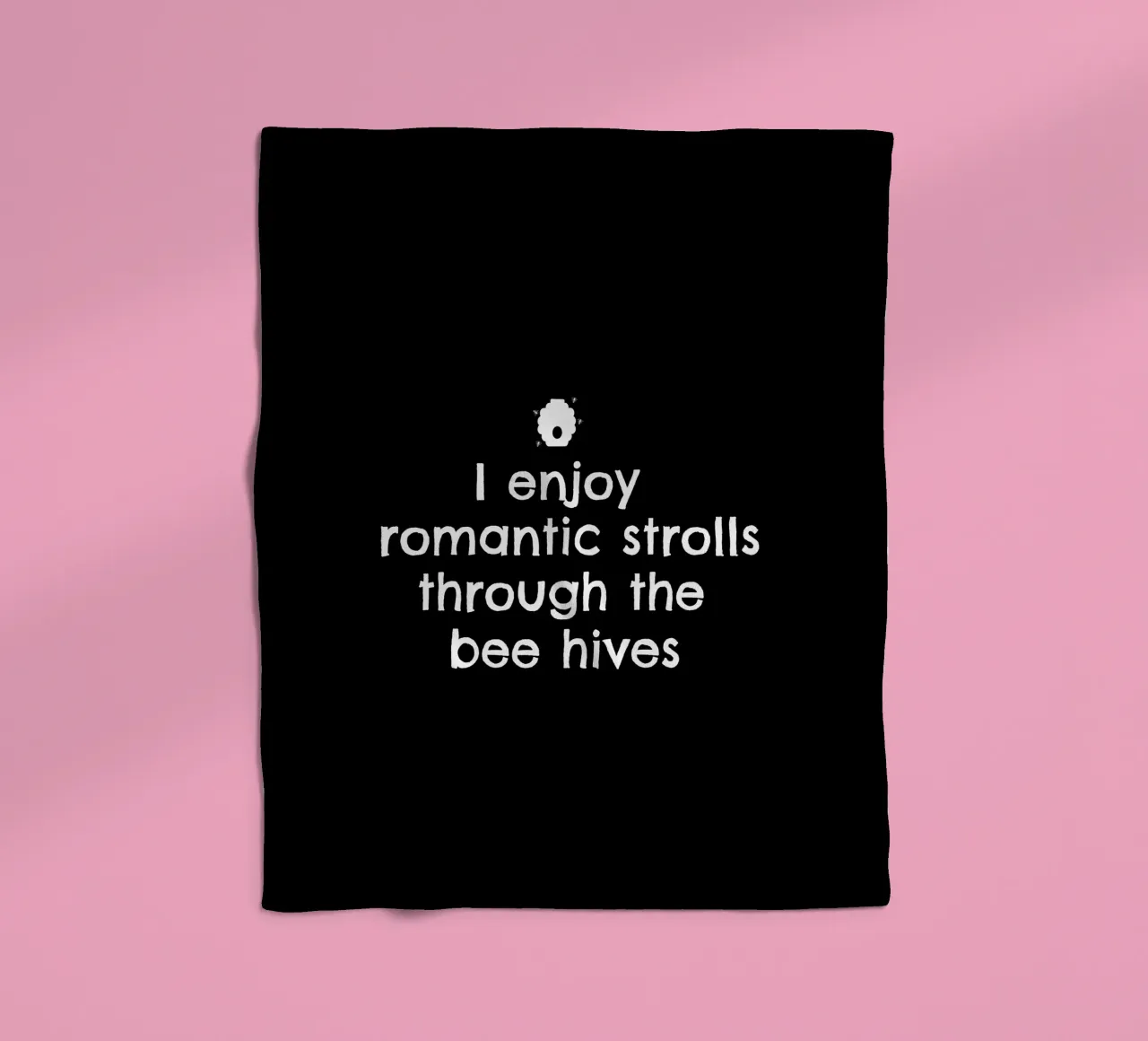 I enjoy romantic strolls through the bee hives coperta in pile da happieeagle