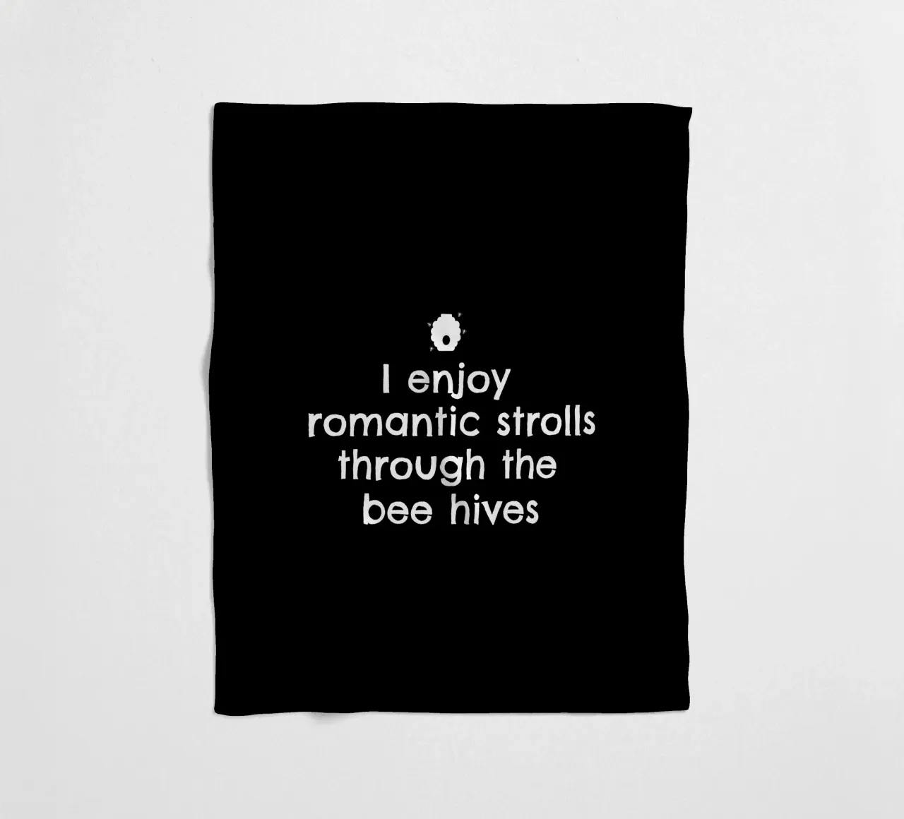 I enjoy romantic strolls through the bee hives coperta in pile da happieeagle