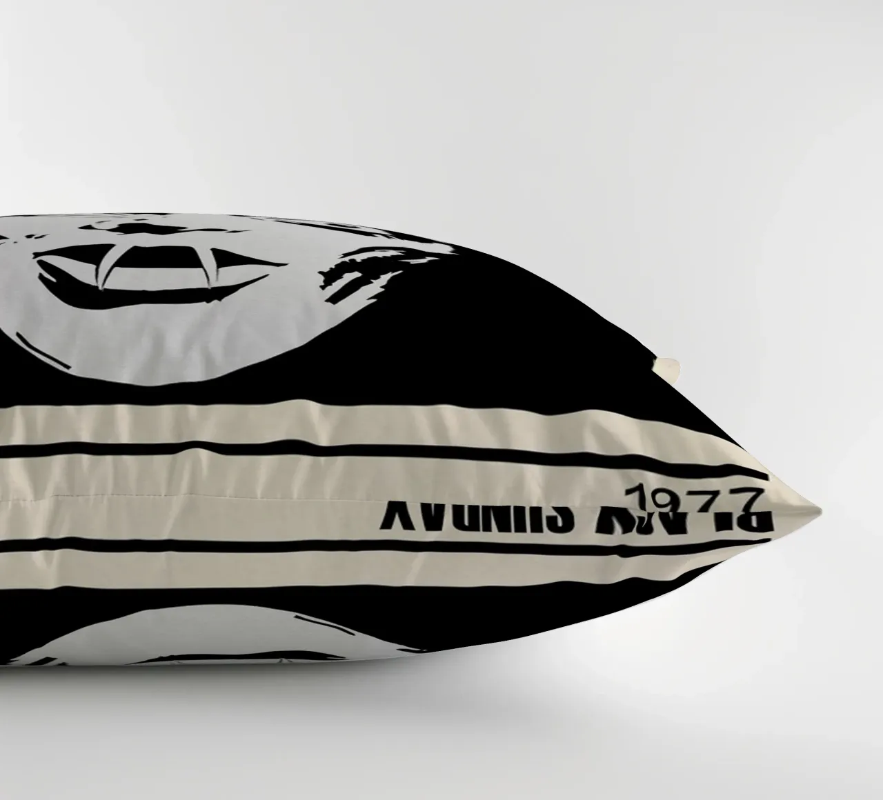 Black Sunday cuscino da TheArtstudio