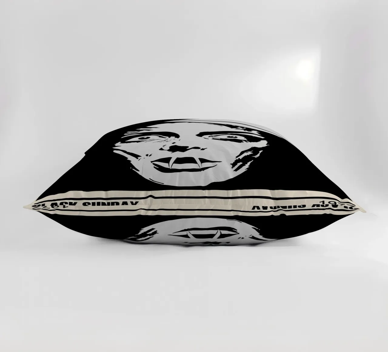 Black Sunday cuscino da TheArtstudio