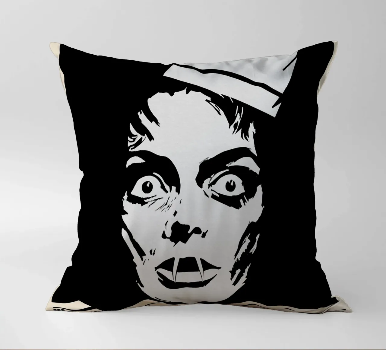 Black Sunday cuscino da TheArtstudio