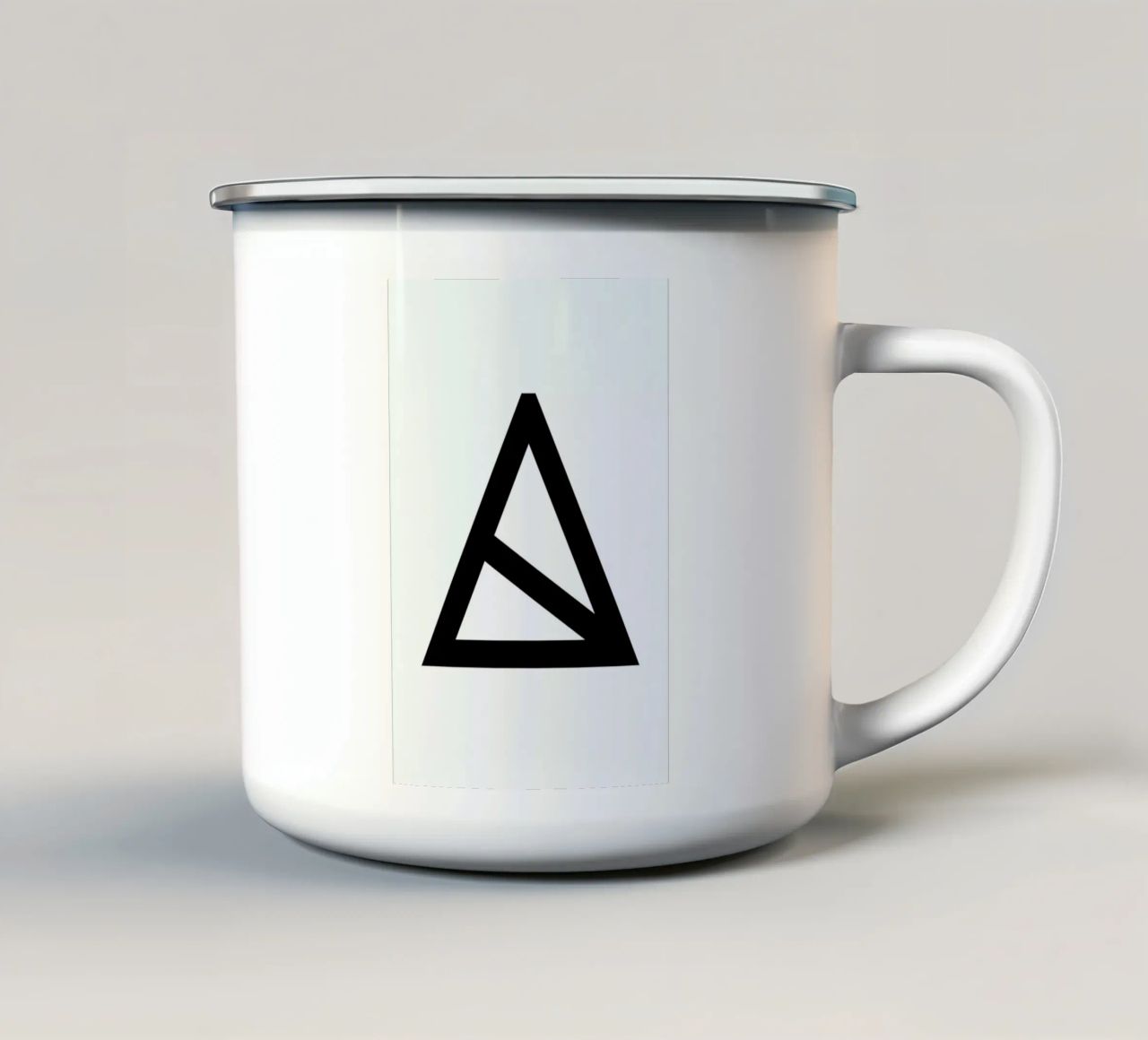 A tazza in smalto da Studio Nahili