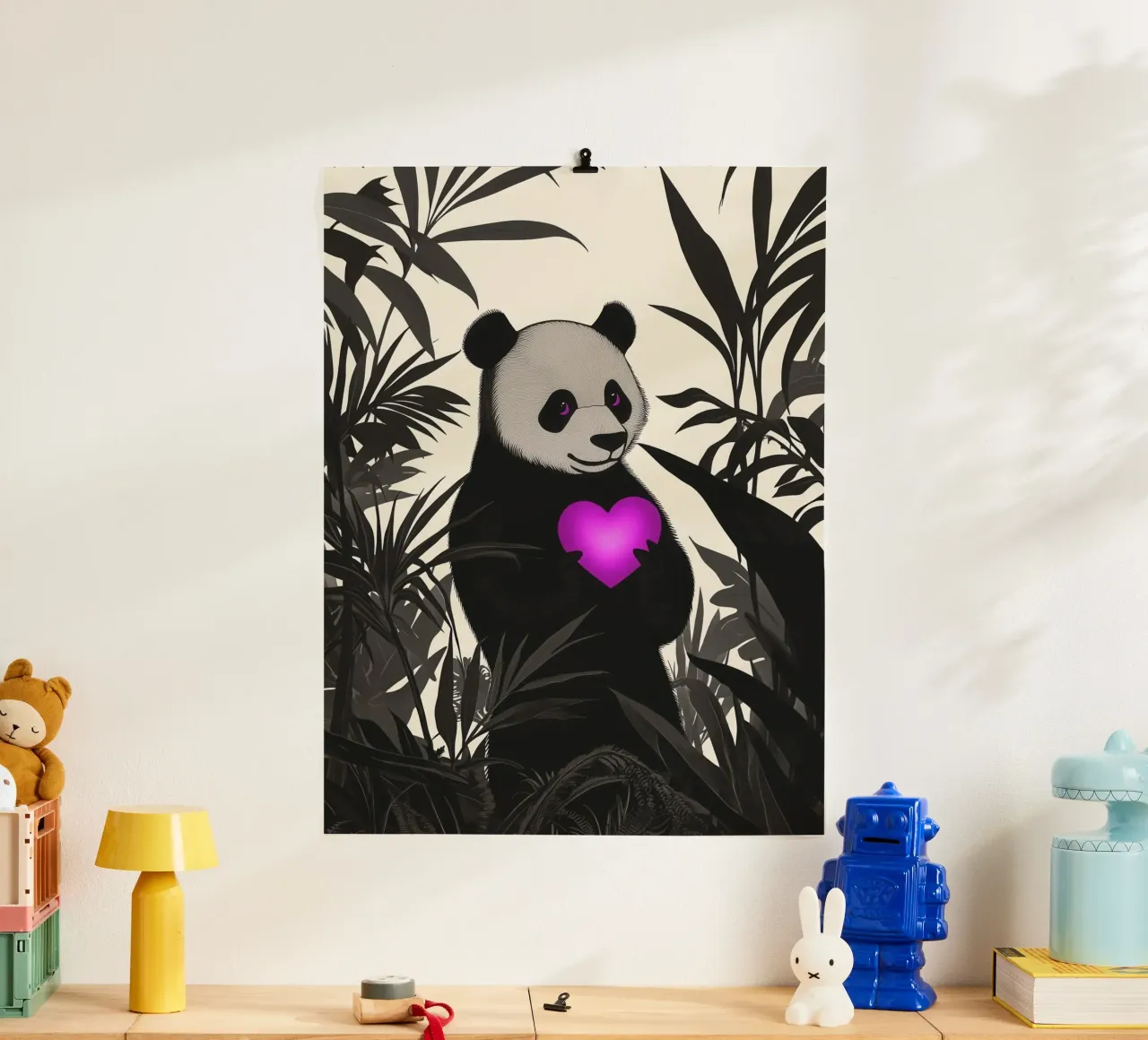 Il panda dal cuore viola | Natura ed emozione poster con telaio in plastica da Autofocus
