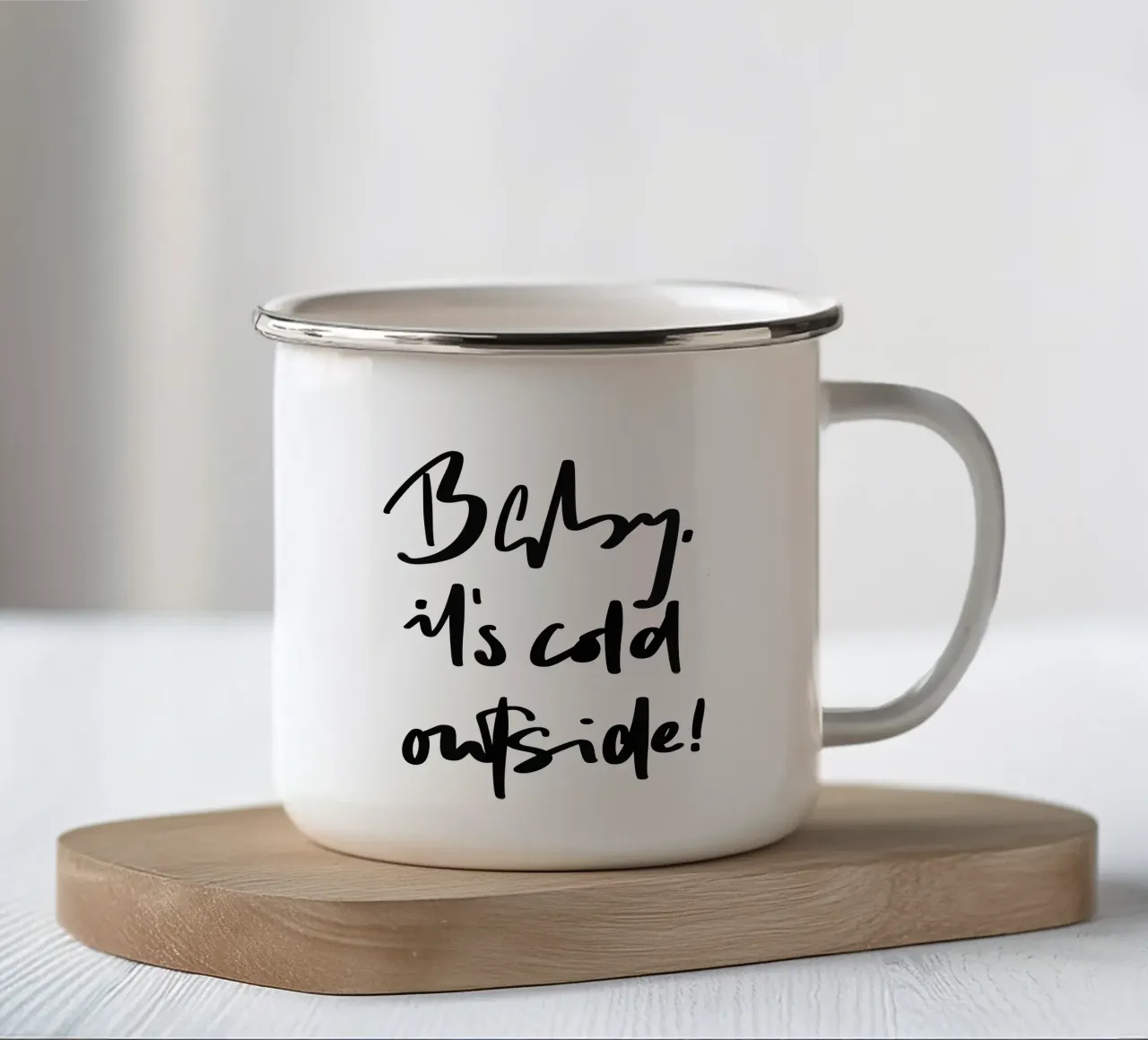Baby, it's cold outside! tazza in smalto da LIMITED EDITION LETTERS