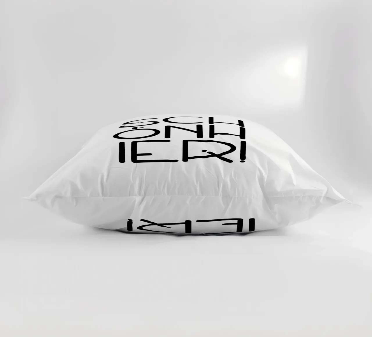 SCHÖN HIER! cuscino da LIMITED EDITION LETTERS