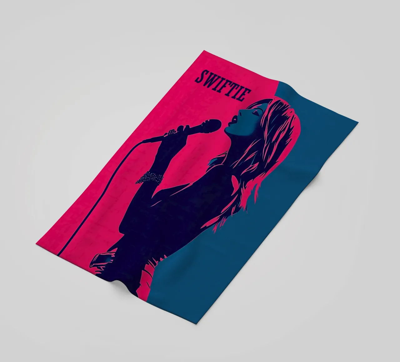 Swiftie | Taylor Swift im Konzert Strandtuch von Autofocus