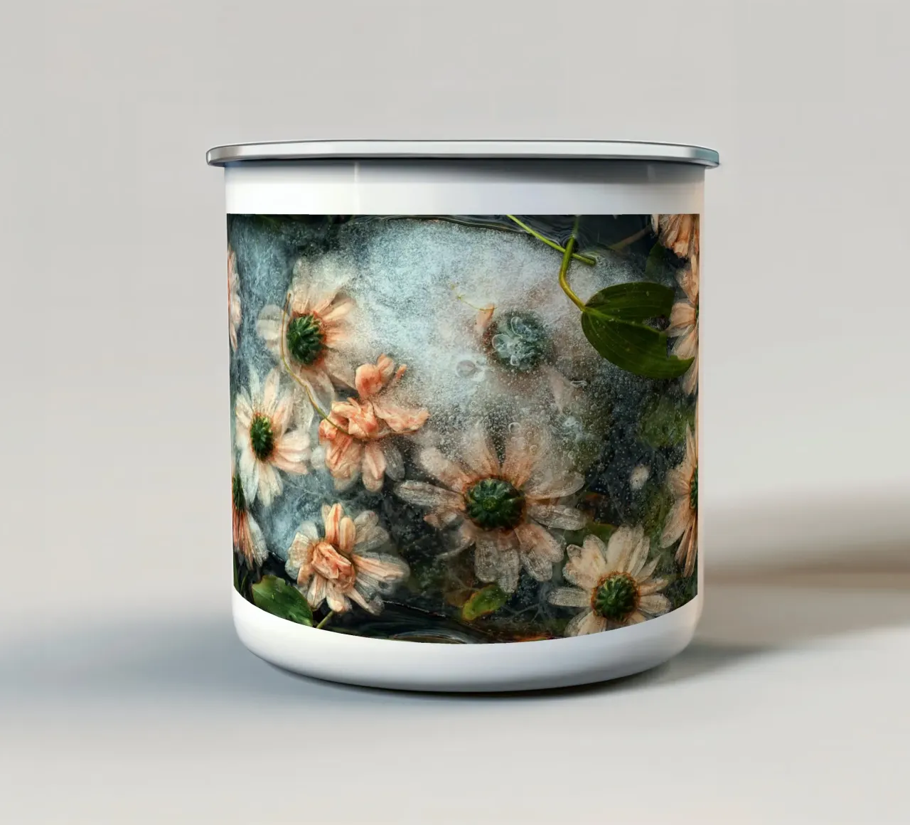 Frozen Romance – Flowers Captured in Ice tazza in smalto da Curious Collections by Marielle Leenders