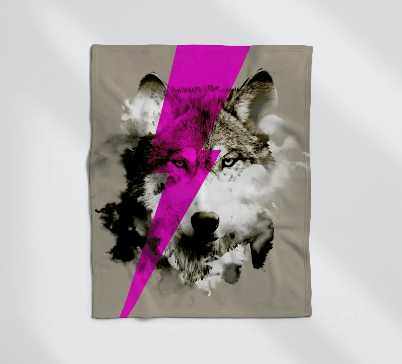 Wolf rocks Fleecedecke von Róbert Farkas