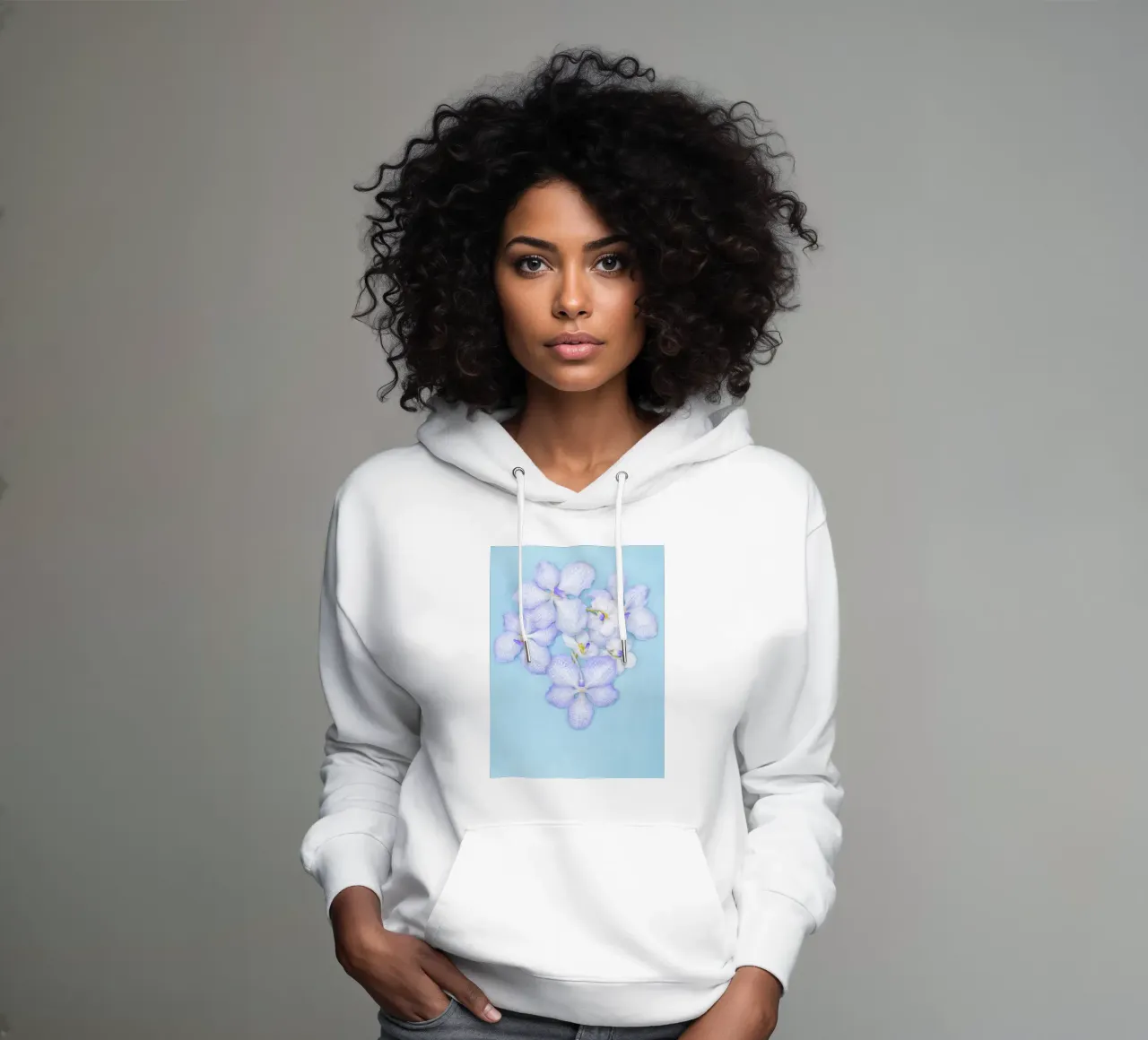 Serenity in Bloom – Lilac Orchids felpa con cappuccio da Curious Collections by Marielle Leenders