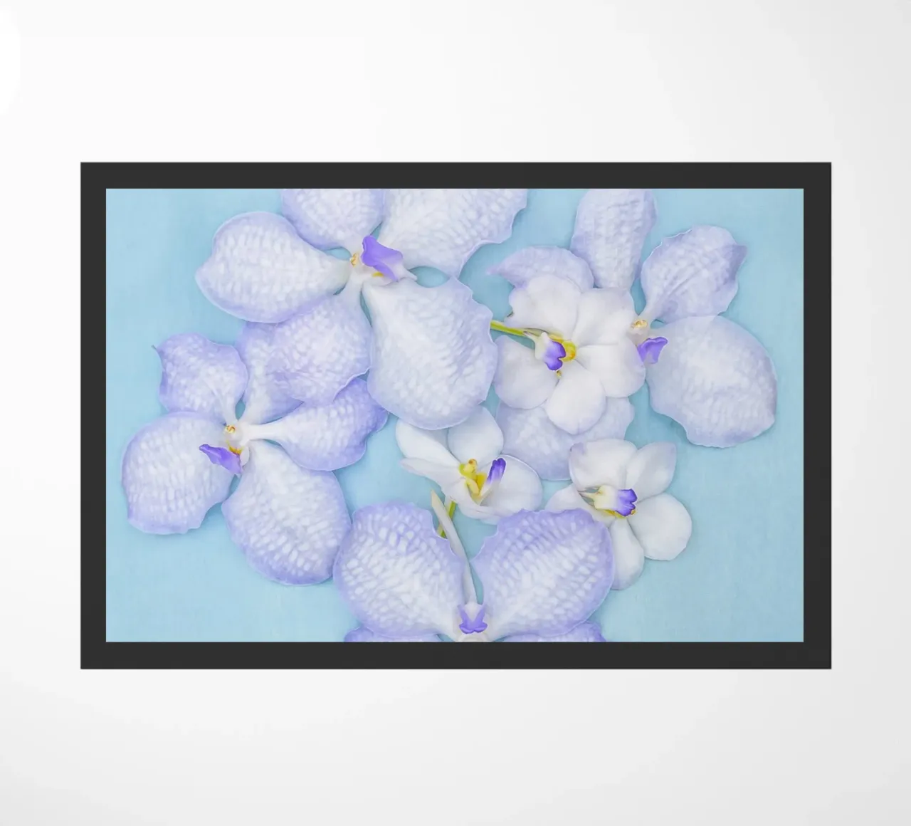 Serenity in Bloom – Lilac Orchids zerbino da Curious Collections by Marielle Leenders