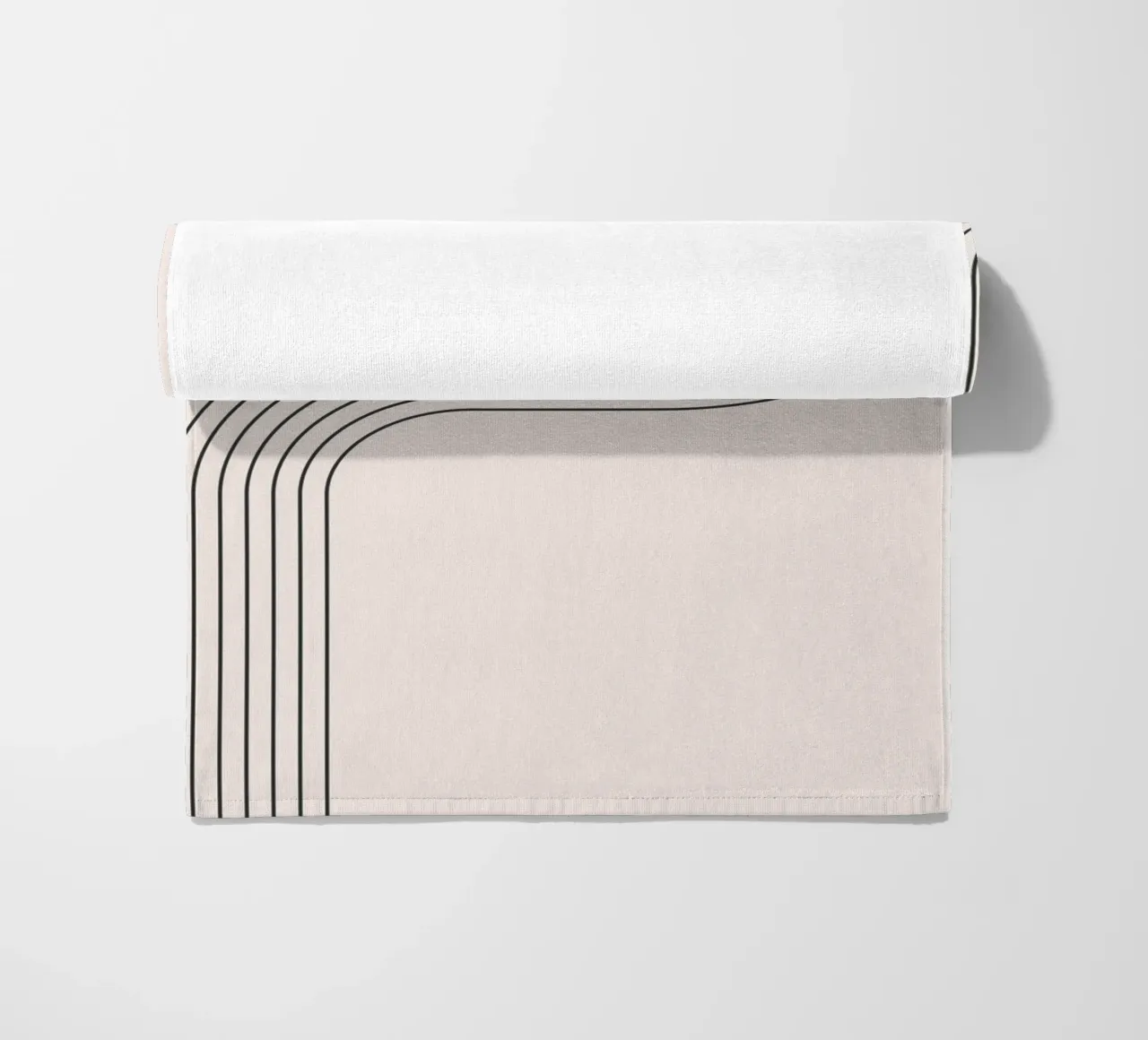Design lineare e minimalista dell'arco telo mare da Whole©
