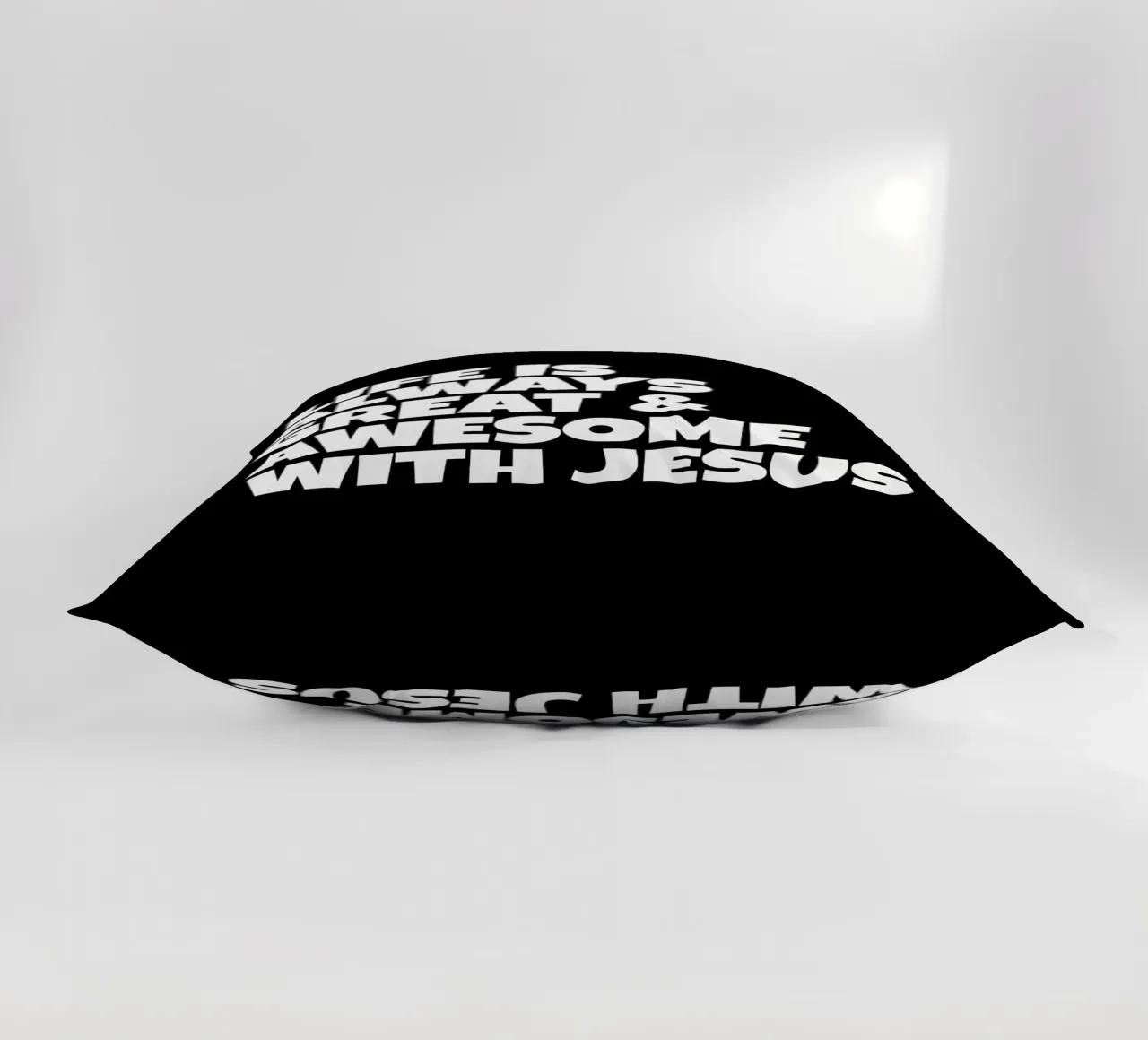 Life is always great and awesome with Jesus cuscino da happieeagle