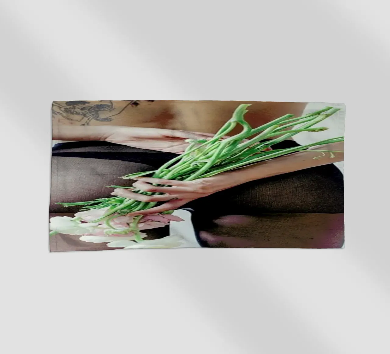 Flowers And Tights 1 telo mare da Chris Abatzis