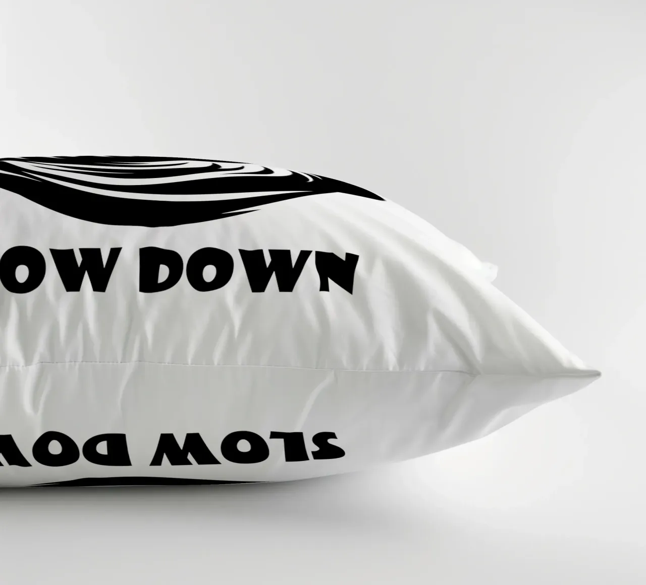 Mach langsam Faultier | Slow Down Kissen von Autofocus