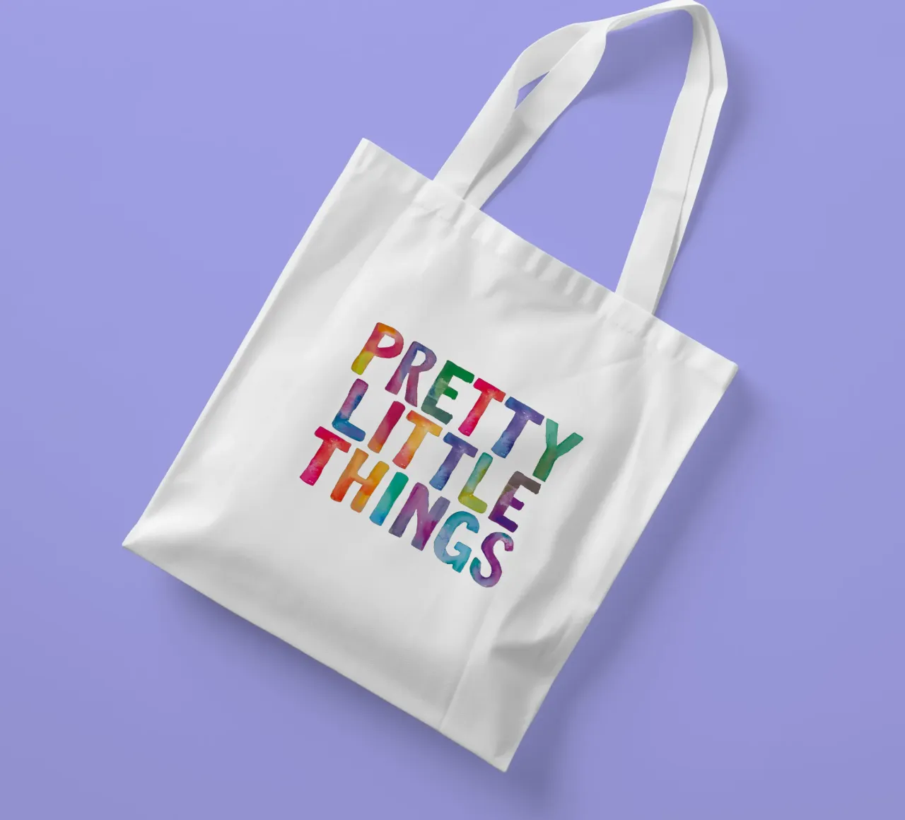 Pretty Little Thing Arcobaleno Tipografia Design borsa in juta da THE MOTIVATED TYPE