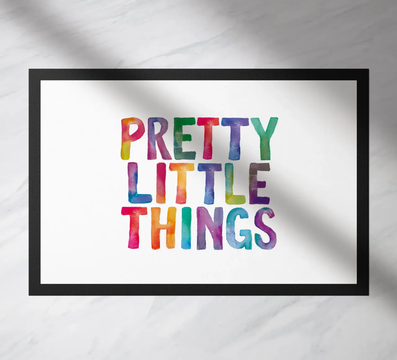 Pretty Little Thing Arcobaleno Tipografia Design zerbino da THE MOTIVATED TYPE