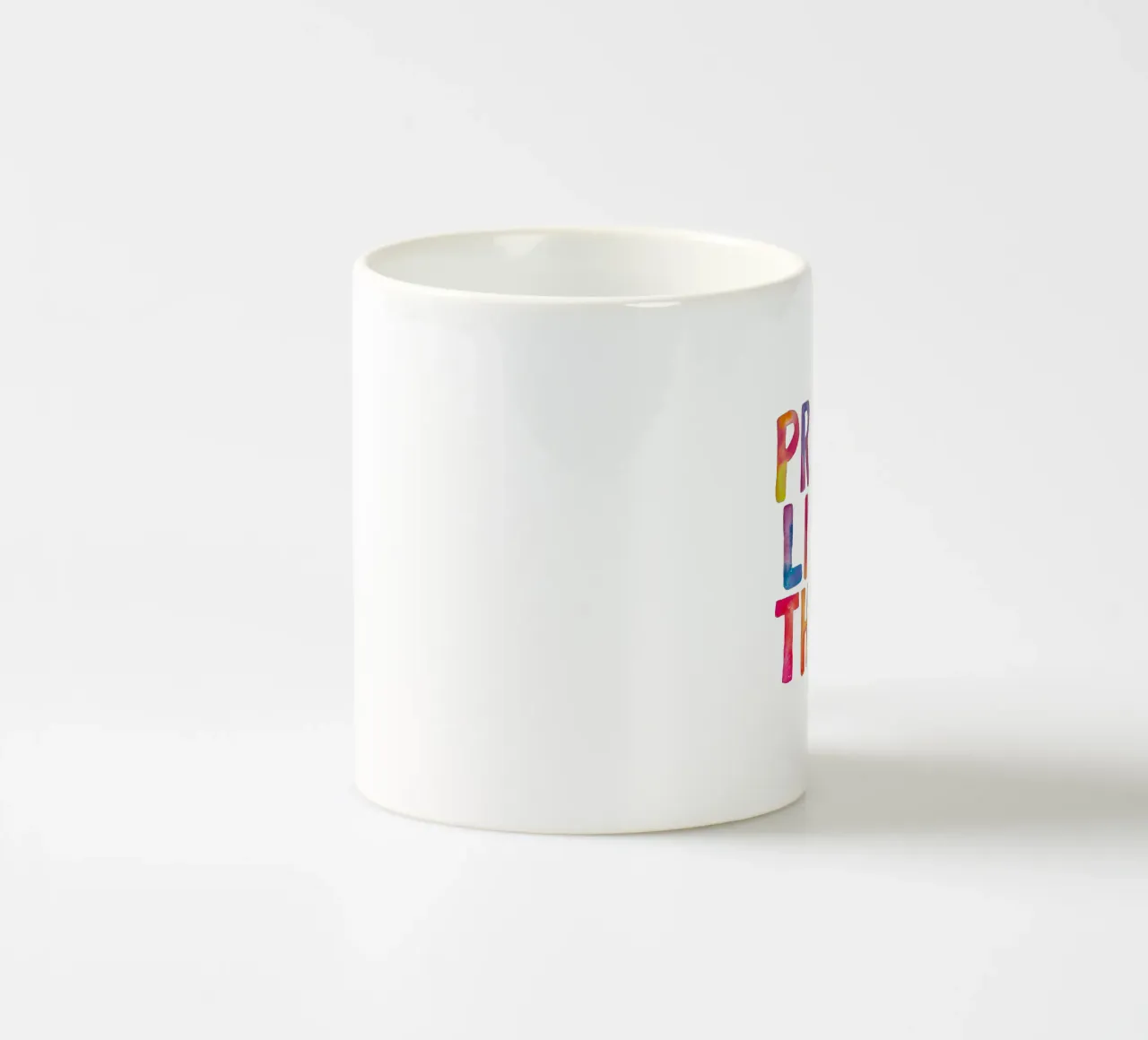 Pretty Little Thing Arcobaleno Tipografia Design tazza in ceramica da THE MOTIVATED TYPE