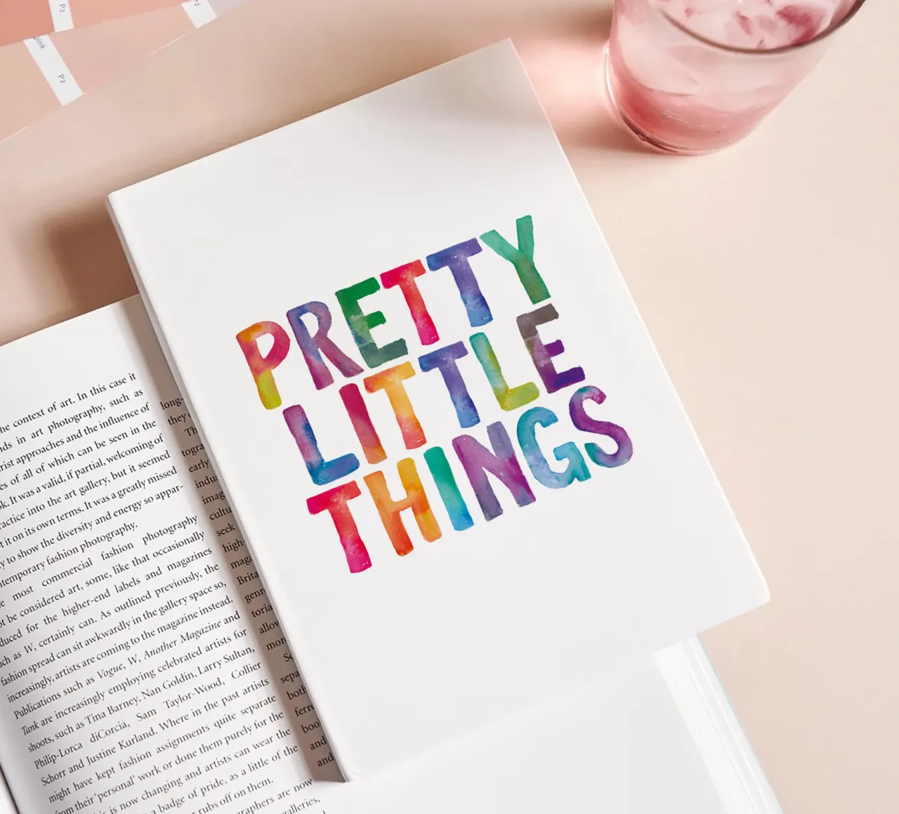 Pretty Little Thing Arcobaleno Tipografia Design diario da THE MOTIVATED TYPE