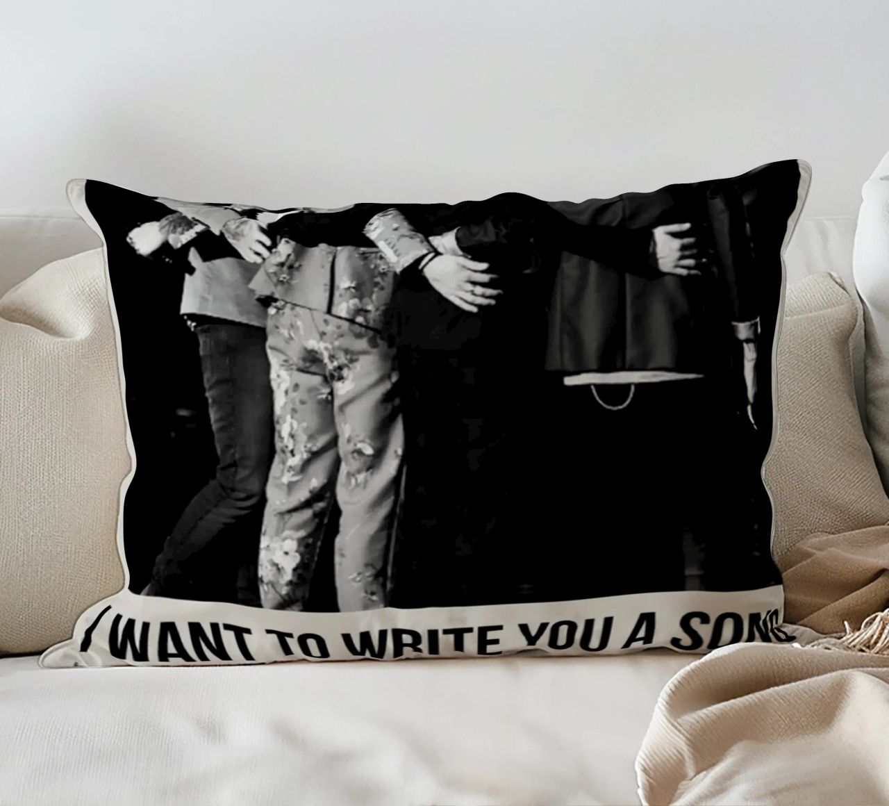 I WANT TO WRITE YOU A SONG by One Direction cuscino da SoundStudio