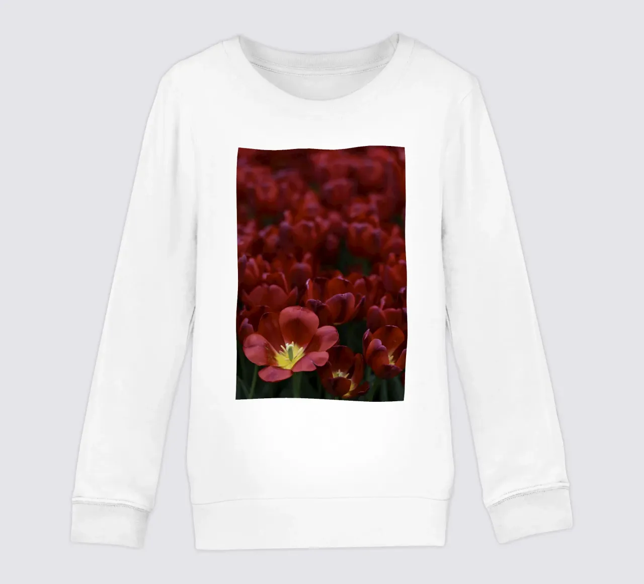 Passion in Nature – The Allure of a Red Tulip felpa bambino da Curious Collections by Marielle Leenders
