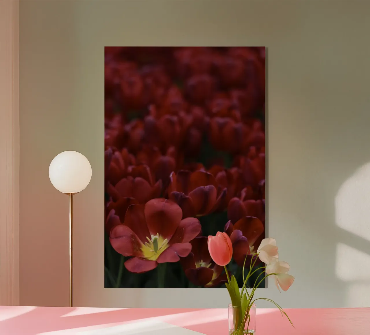Passion in Nature – The Allure of a Red Tulip plexiglass da Curious Collections by Marielle Leenders