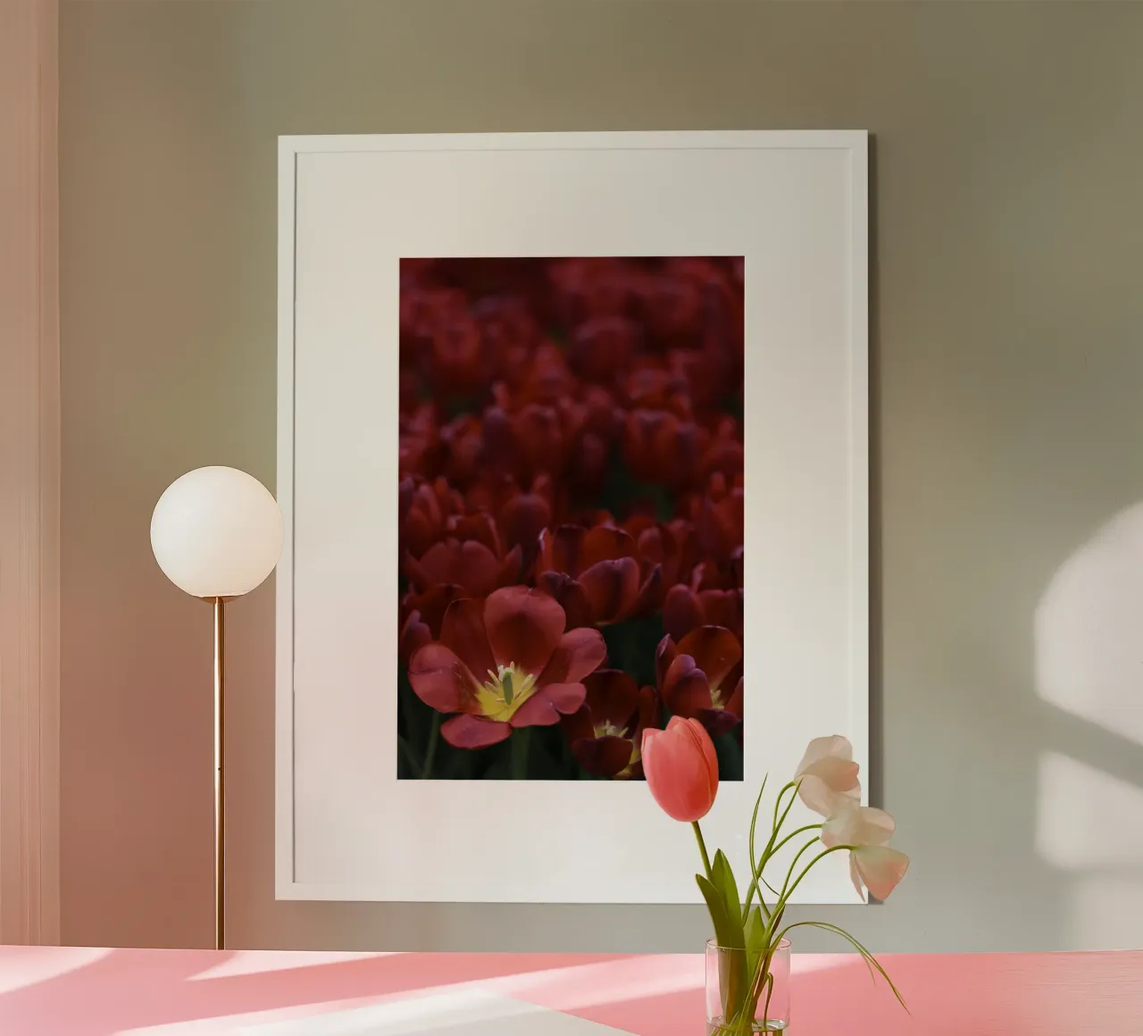 Passion in Nature – The Allure of a Red Tulip carta hahnemühle da Curious Collections by Marielle Leenders