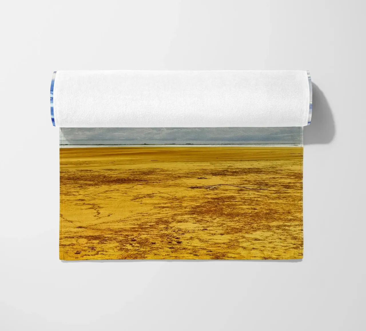 Beach and Blue Sky – A Perfect Coastal Escape telo mare da Curious Collections by Marielle Leenders