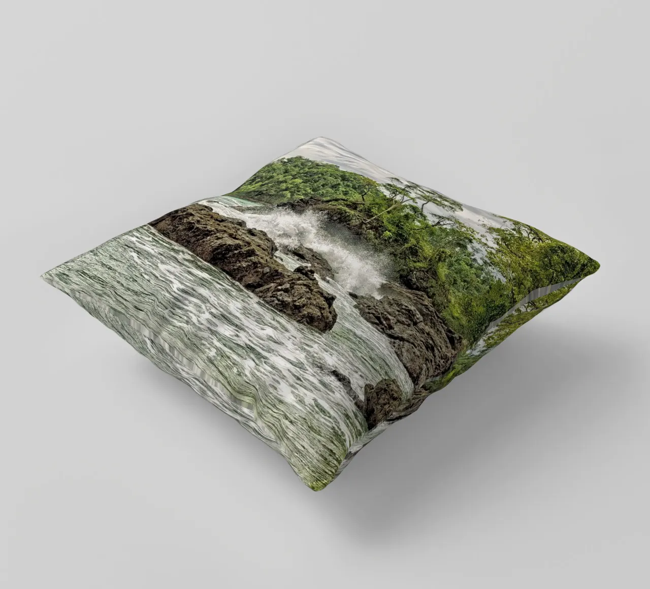 Rugged Jungle Coastline – Where Wilderness Meets the Sea cuscino da Curious Collections by Marielle Leenders