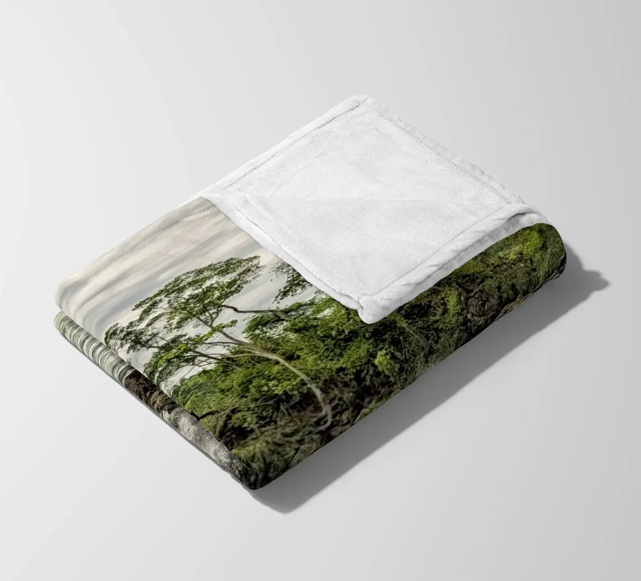 Rugged Jungle Coastline – Where Wilderness Meets the Sea coperta in pile da Curious Collections by Marielle Leenders