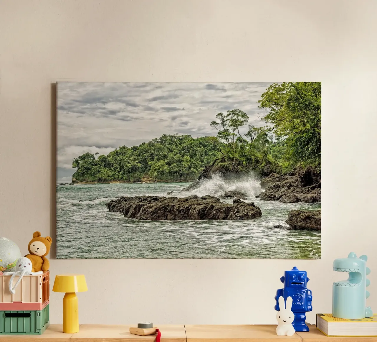 Rugged Jungle Coastline – Where Wilderness Meets the Sea tela con Cornice a cassetta da Curious Collections by Marielle Leenders