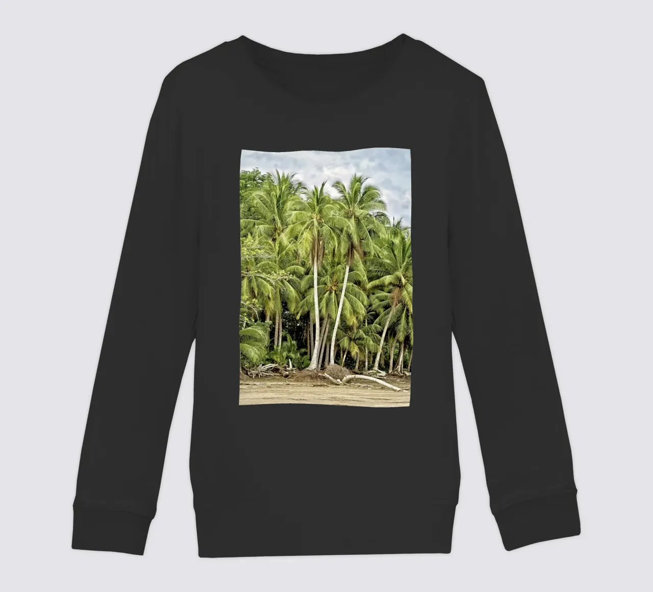 Palm Trees on the Shore – A Tropical Paradise Awaits felpa bambino da Curious Collections by Marielle Leenders