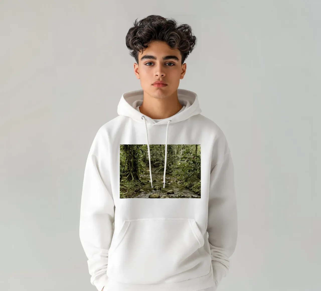 Jungle Stream – A Serene Oasis in the Wilderness Hoodie von Curious Collections by Marielle Leenders