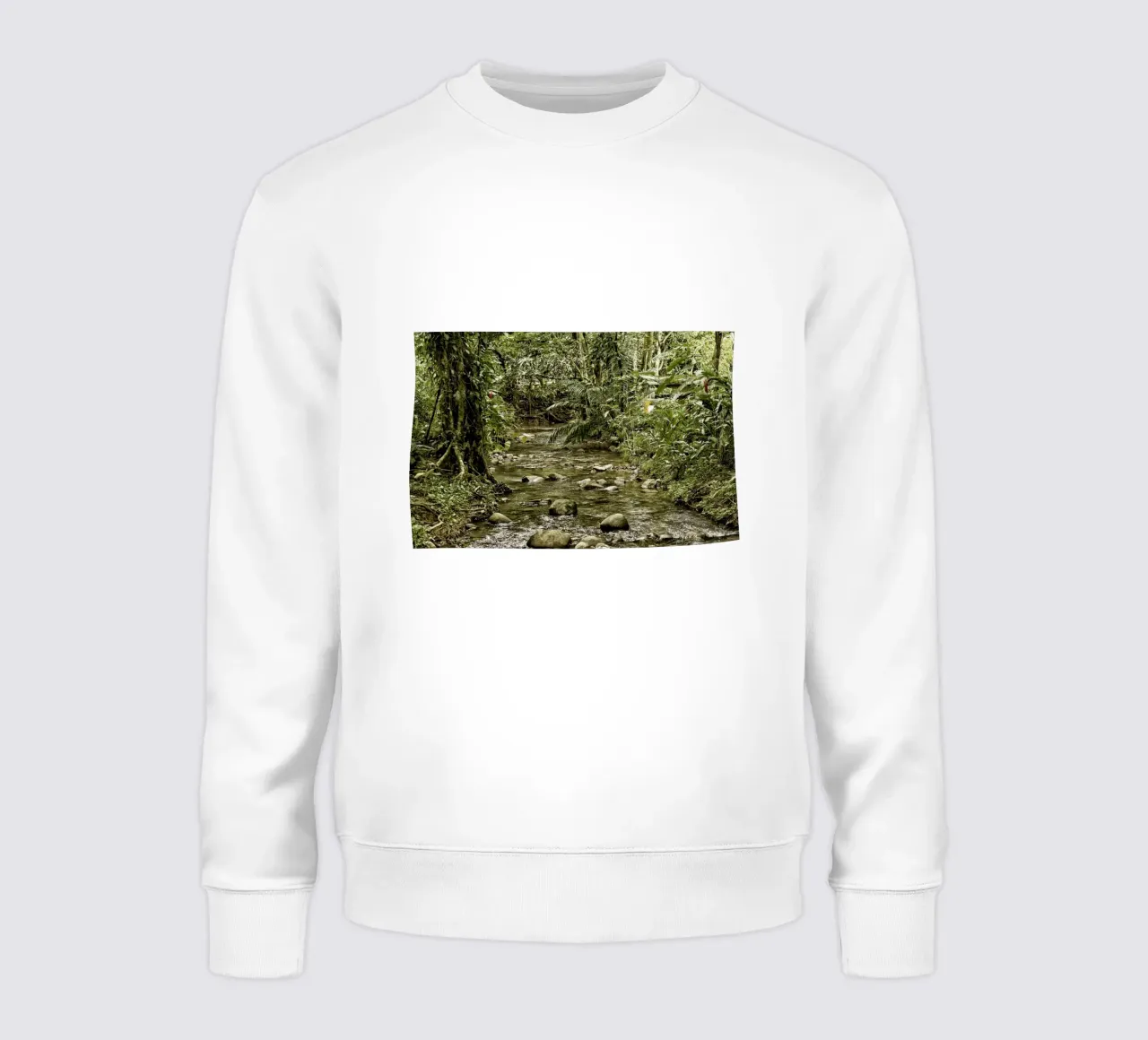 Jungle Stream – A Serene Oasis in the Wilderness Sweatshirt von Curious Collections by Marielle Leenders