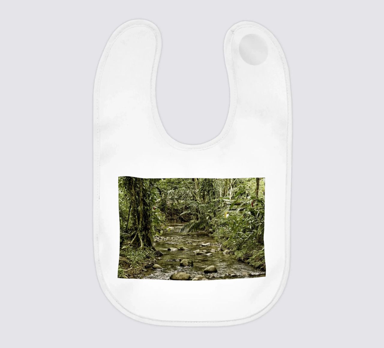 Jungle Stream – A Serene Oasis in the Wilderness bavaglino da Curious Collections by Marielle Leenders